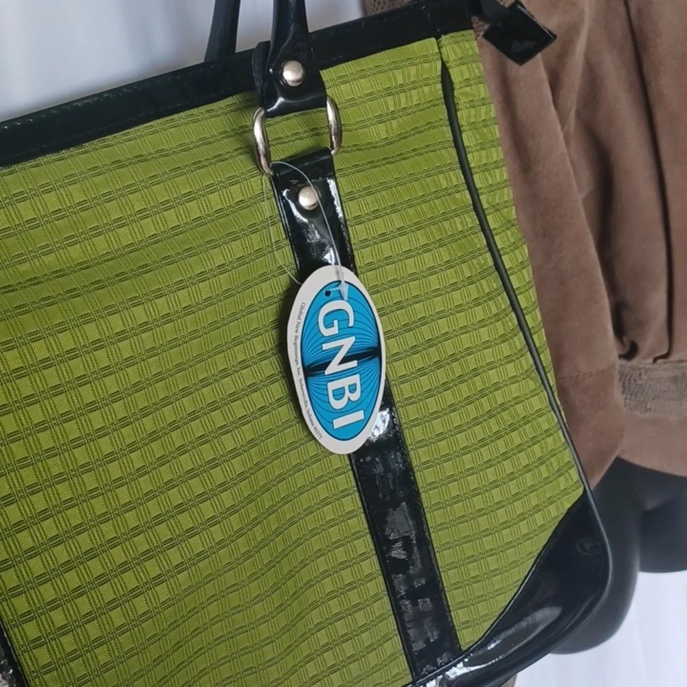 GNDI shoulder computer bag w coushioned interior global new beginnings Indiana